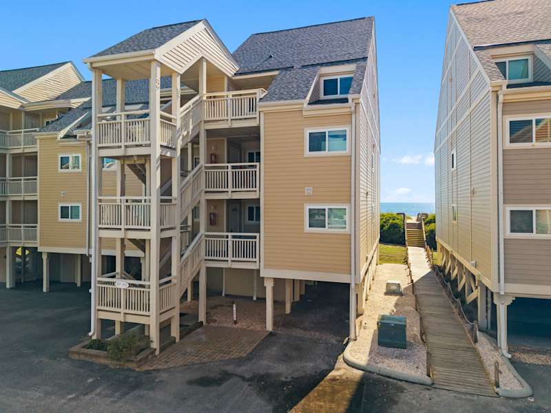 Oceanfront Condo | Oak Island Beach Villas + Pool, photo 5