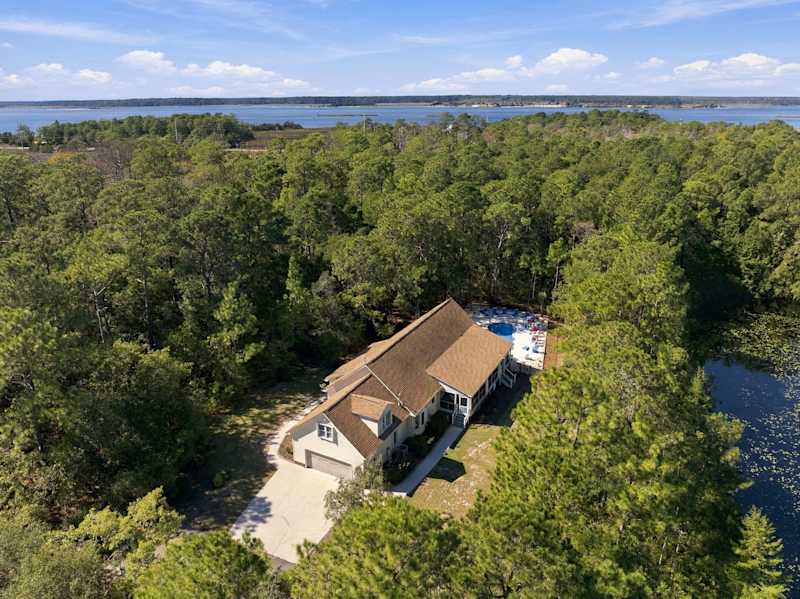 Okeechobee Oasis - Pool, Hot Tub, Games, Pond, Fire Pit, Screened Porch, Outdoor Shower, photo 4