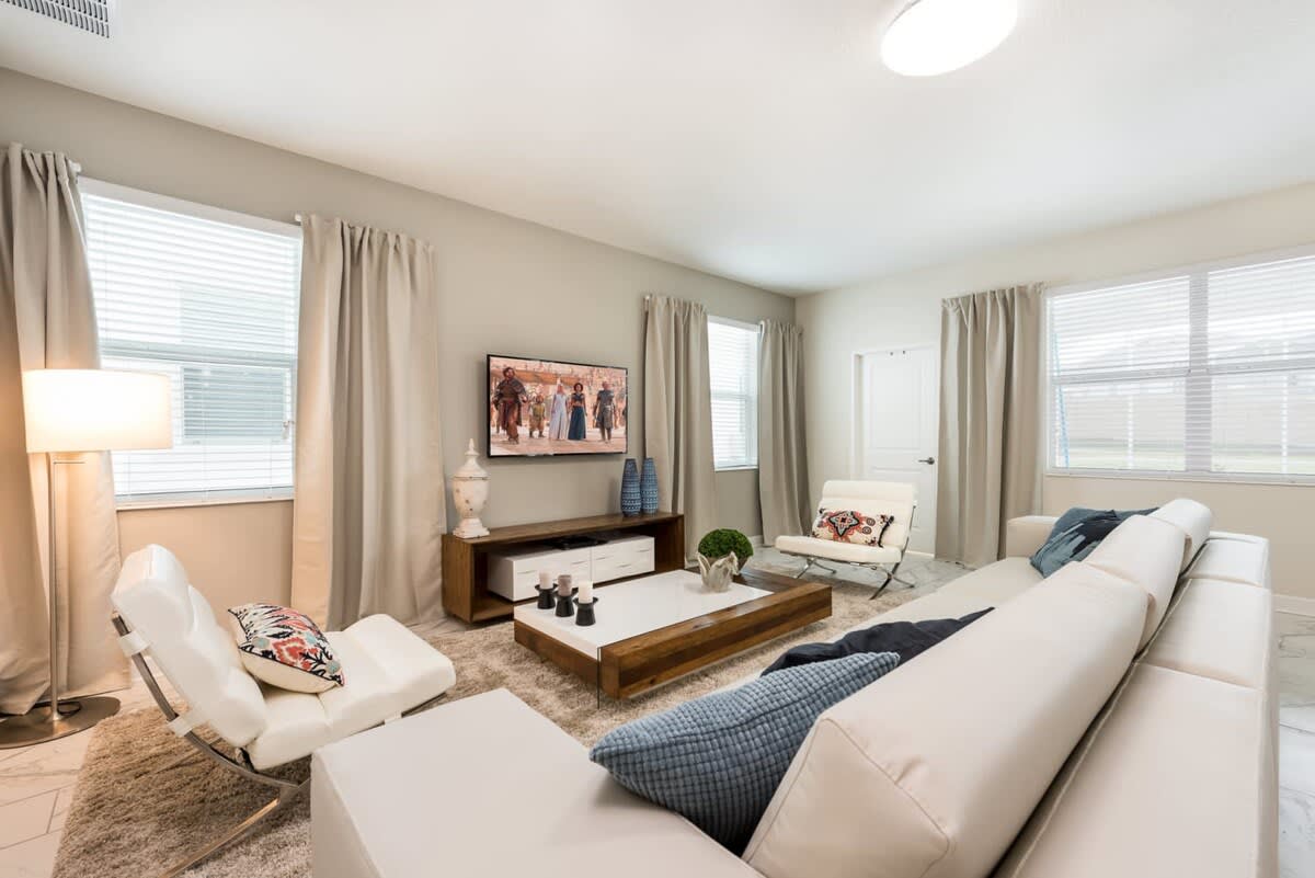 Casa de 6 dormitorios en Champions Gate – foto 1