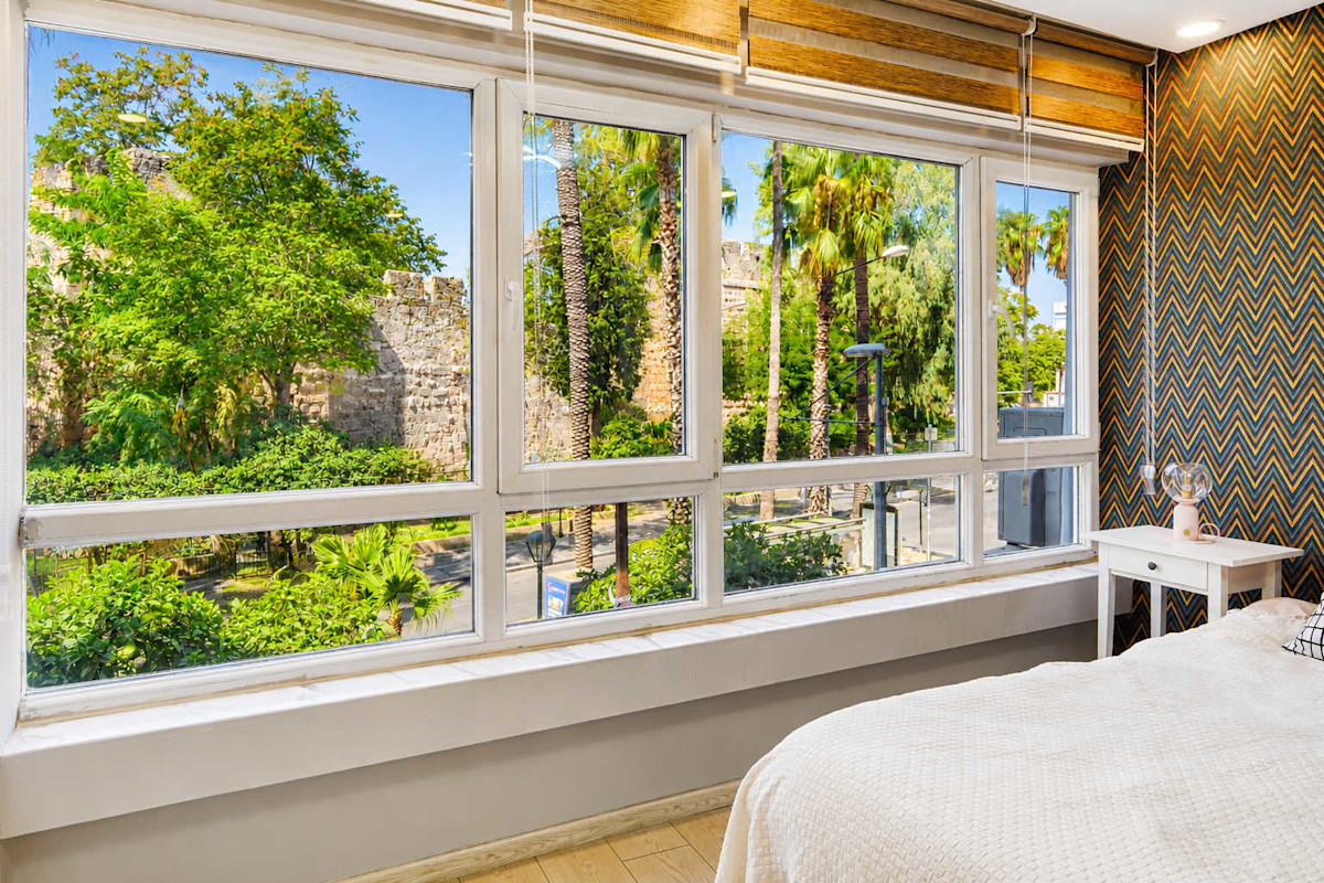 Big Cozy Apt Close to Kaleici, Old Town, Sea Shops