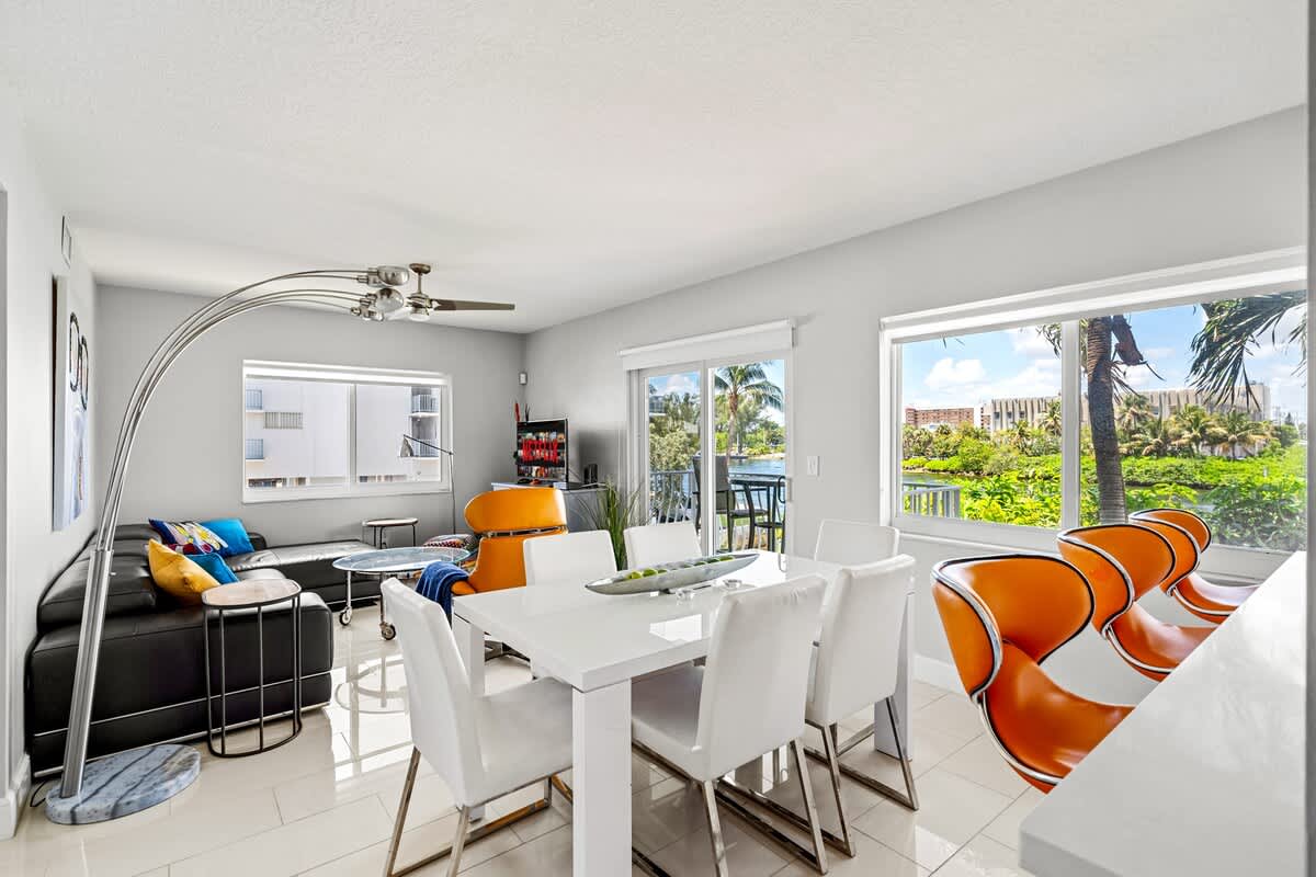 Pompano Condo: Generously-sized windows provide ample natural light