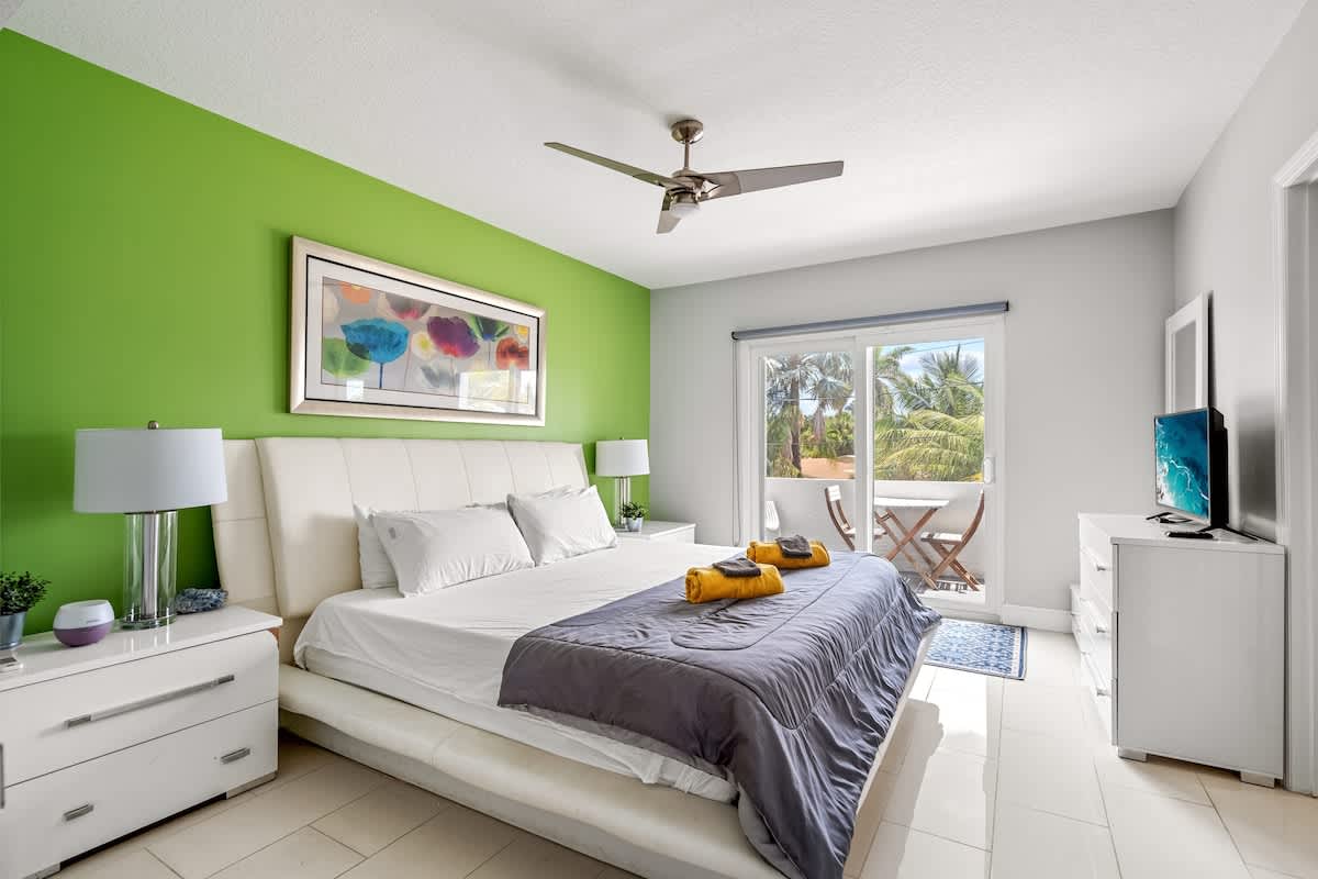 Pompano Condo: Our primary bedroom has a king-sized bed