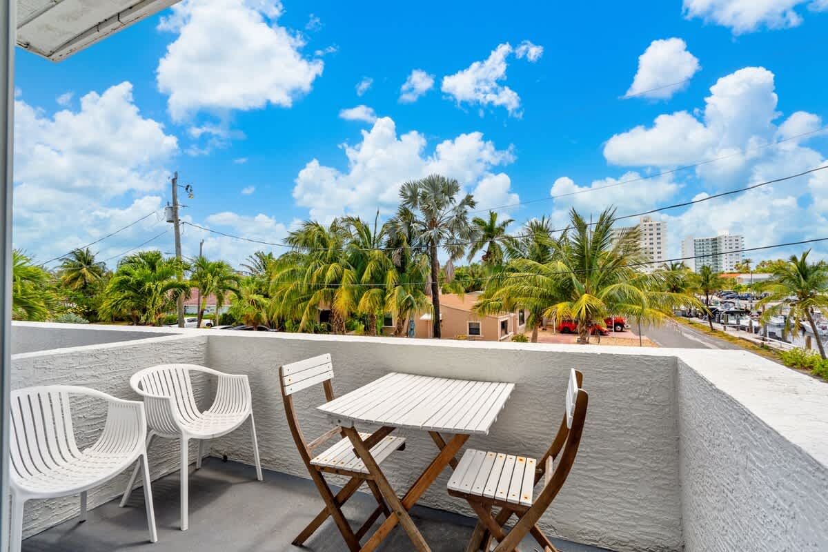 Pompano Condo: An outdoor area where you can sit with your morning coffee and look out to the Waterway