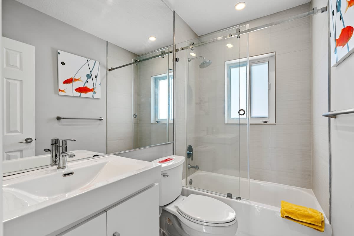 Pompano Condo: Our second bathroom features a shower and bathtub combo