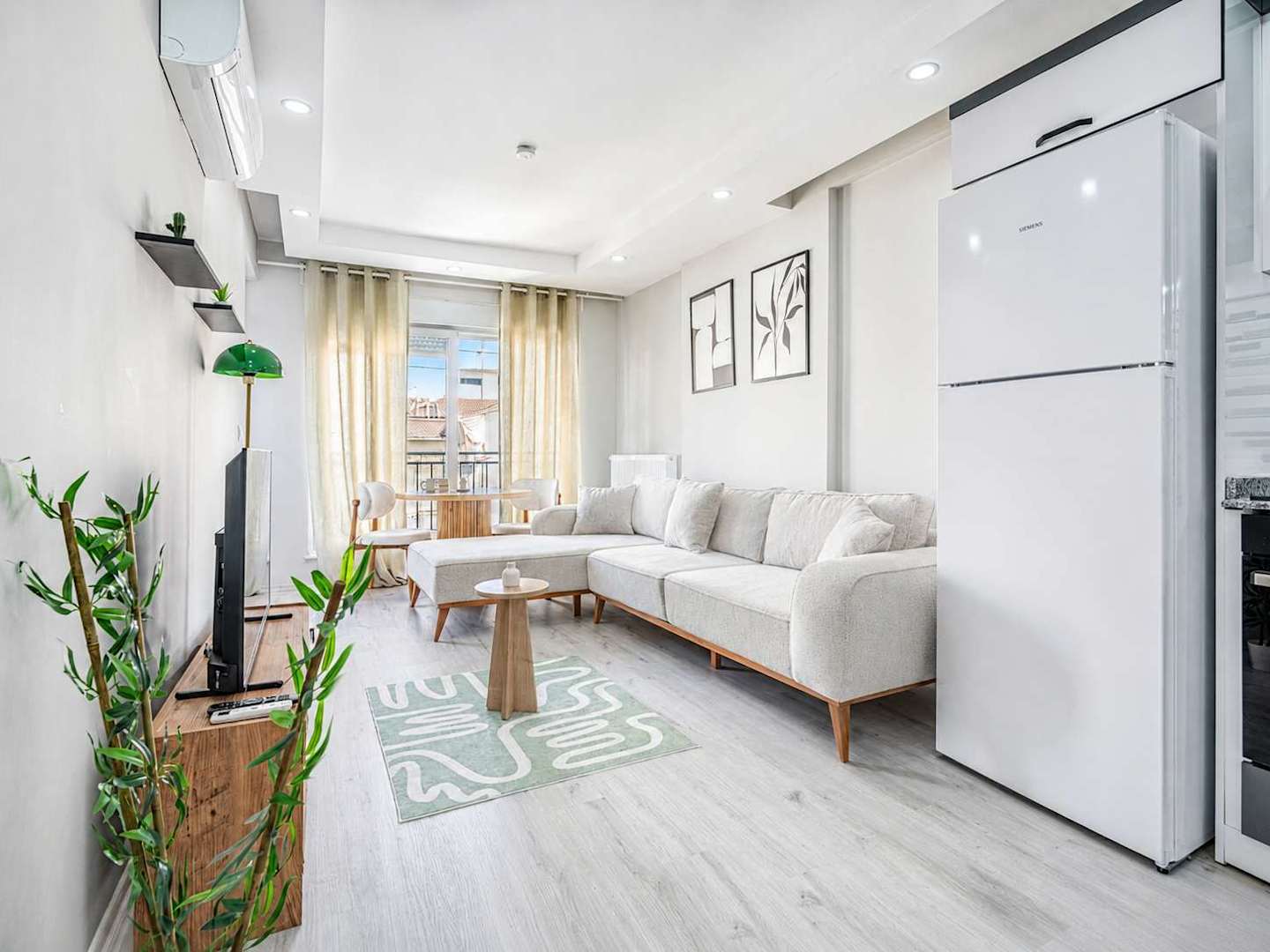 Boho Style Flat with Free WiFi Near Kaleici & AVM