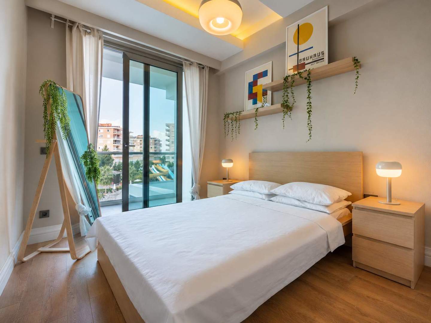 Cozy Stay Free Pool, Spa & Gym Close to Beach&Mall