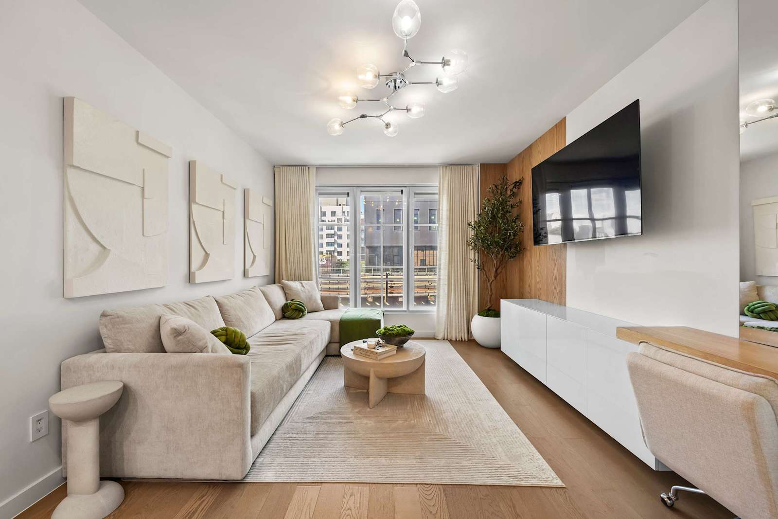 Queensview | Dutch Kills | Condo with Shared Amenities