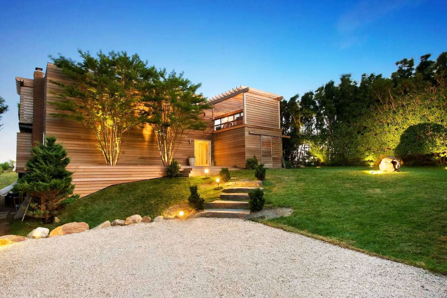 Surfside Villa | Montauk | Luxe Oceanfront Home with Hot Tub