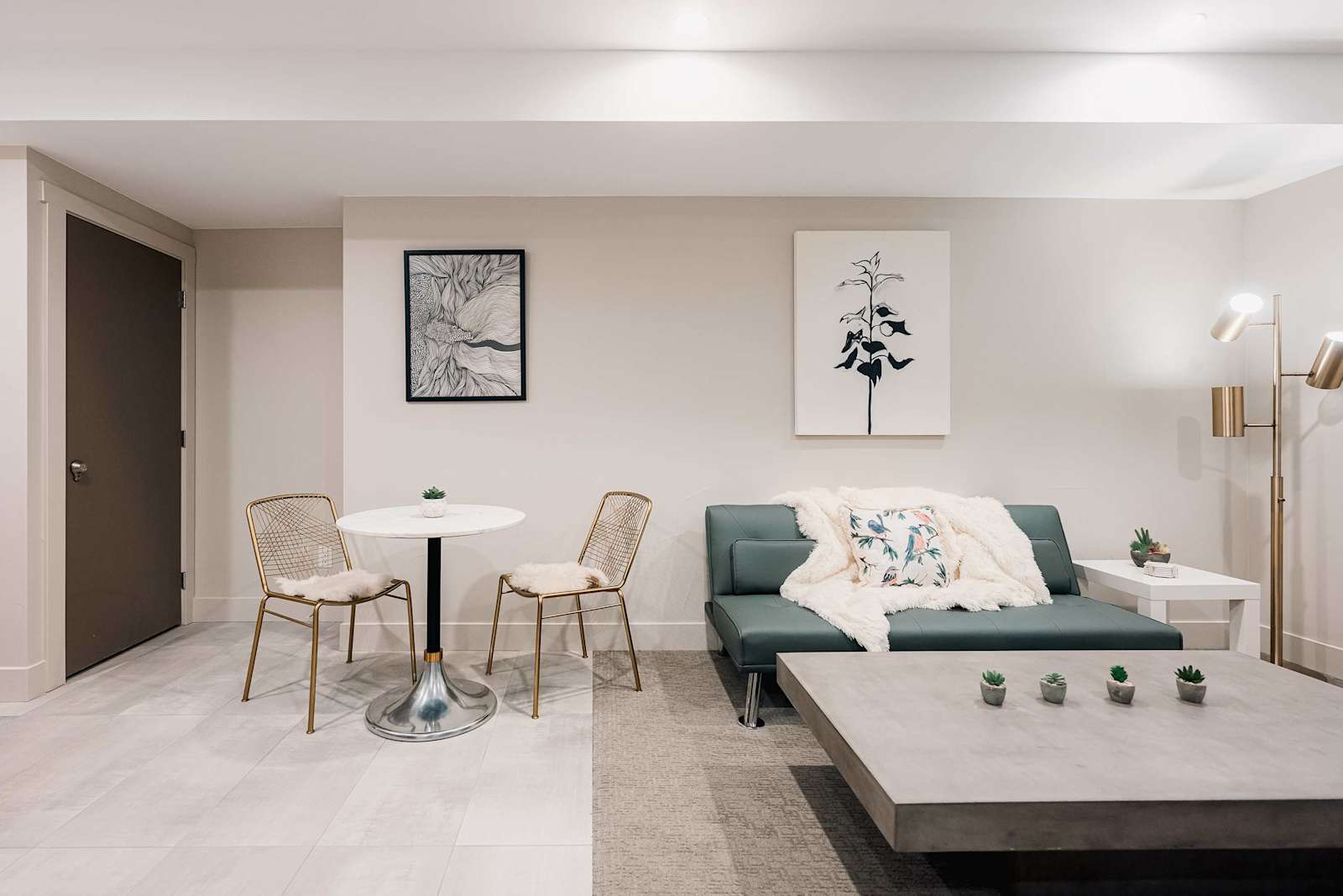 Zenobia Place | Sloan's Lake | Cozy Furnished Apartment
