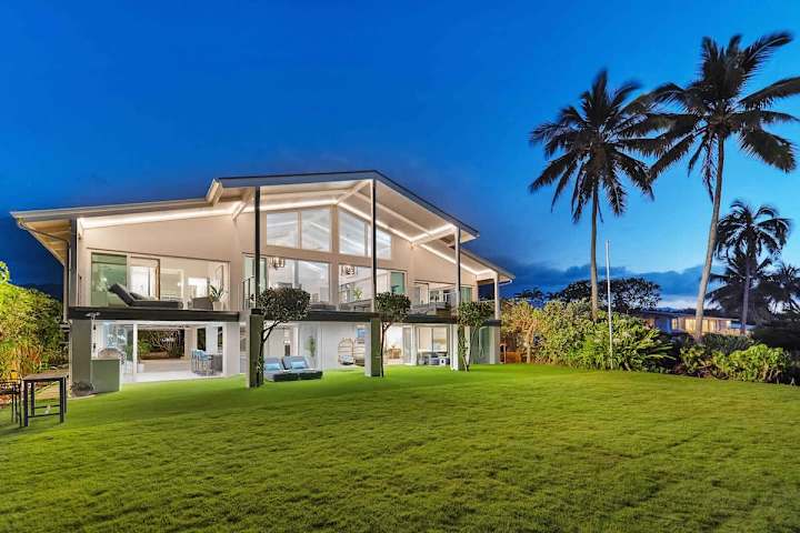 Sea of Glass Estate | North Shore | Stunning Beachfront Home