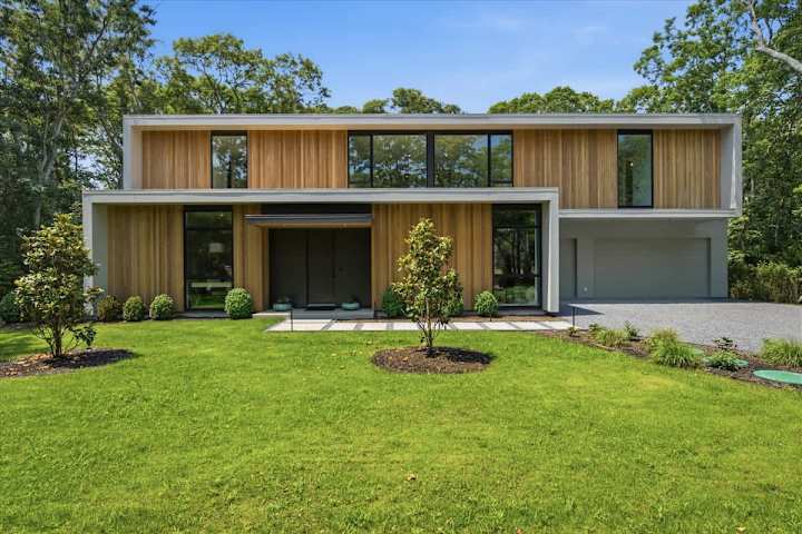 Pondstone | Sag Harbor | Designer Estate with Pool & Gym