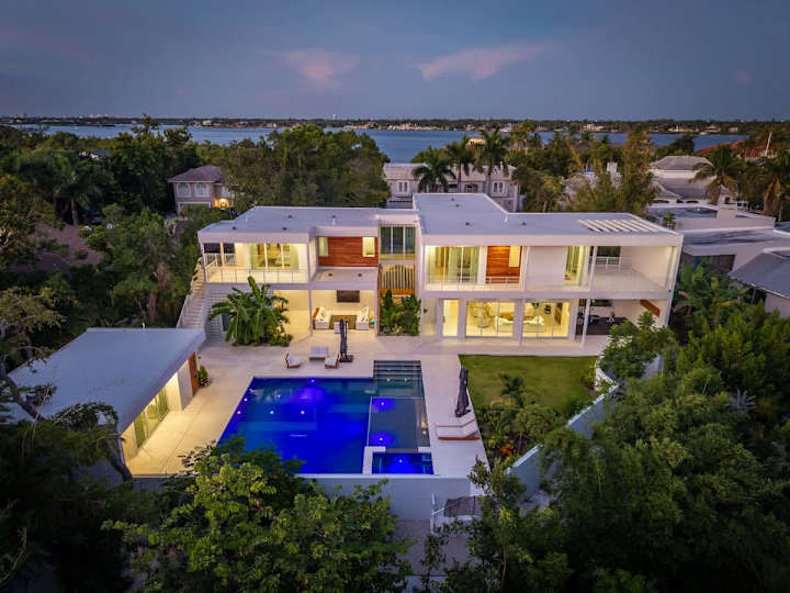 Casa Tropicana | Siesta Key | Luxury Tropical Retreat with Pool & Spa