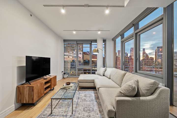 Forte Select XXV | Midtown West | Apt w/ Private Terrace