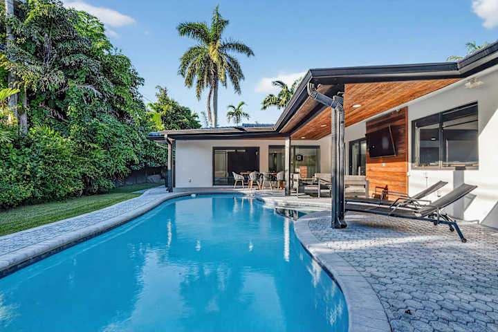 Coral Lane | Fort Lauderdale | Home with Heated Pool & BBQ