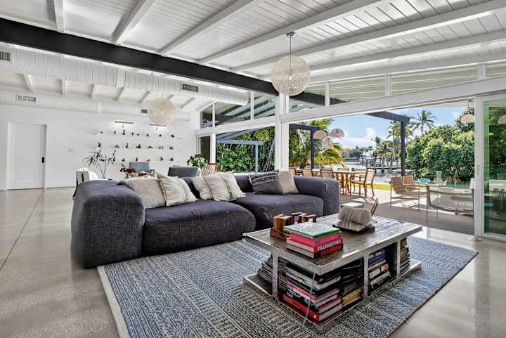 Isla Solana | Key Biscayne | Grand Waterfront Villa with Private Pool