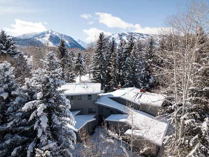 Sierra Chalet | Cemetery Lane | Luxury Aspen Mountain Retreat