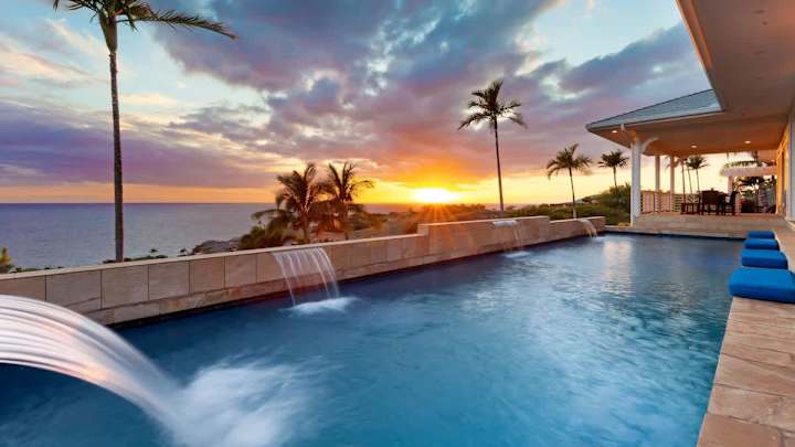House of Singing Whales | Hawaii | Oceanfront Luxury with Pool & Spa