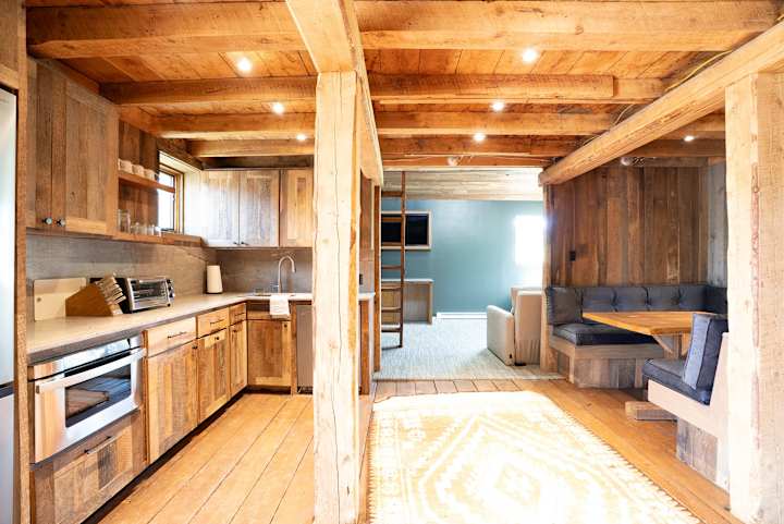 Woody Creek Cabin | 12 minutes to Aspen and Basalt. Modern and cozy cabin.  Great hiking and pet friendly too!