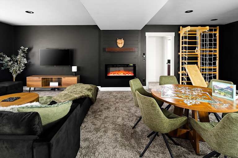 Interior view at The Evergreen — photo 44 of 90