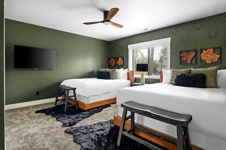 Interior view at The Evergreen — photo 61 of 90