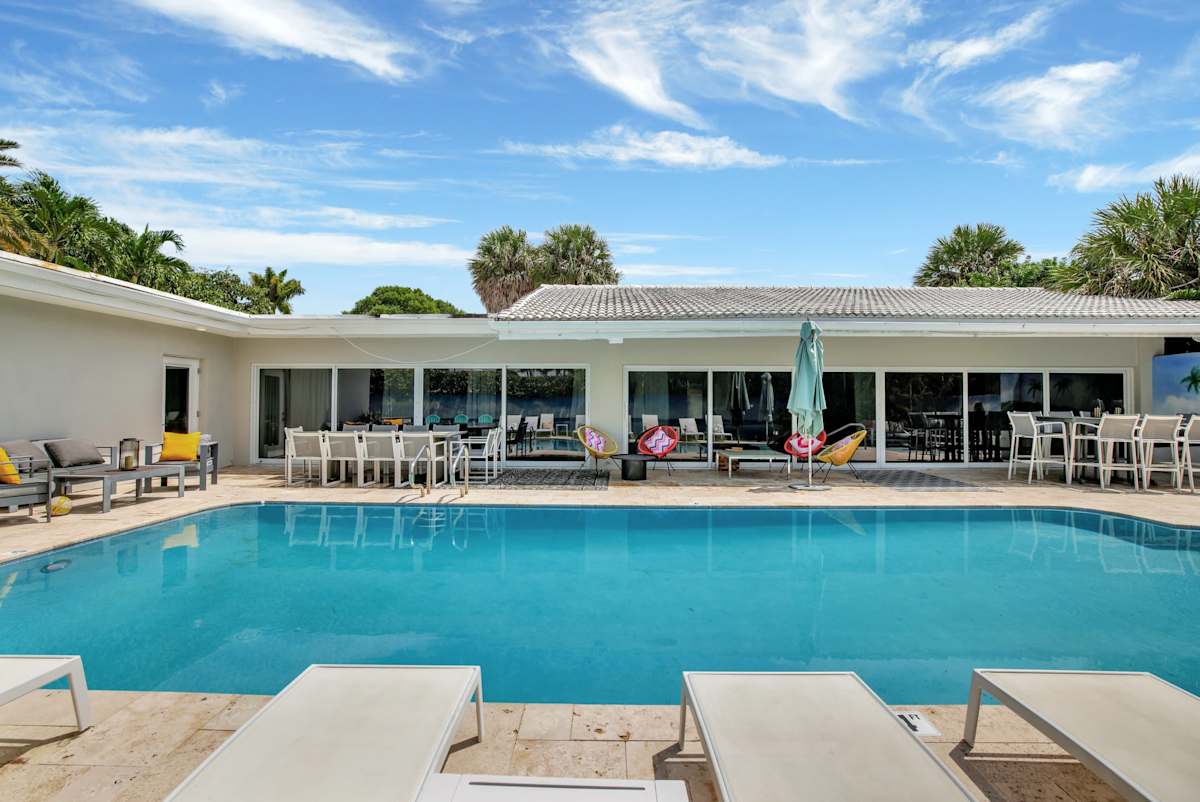 6 Bed Beach House, photograph 6