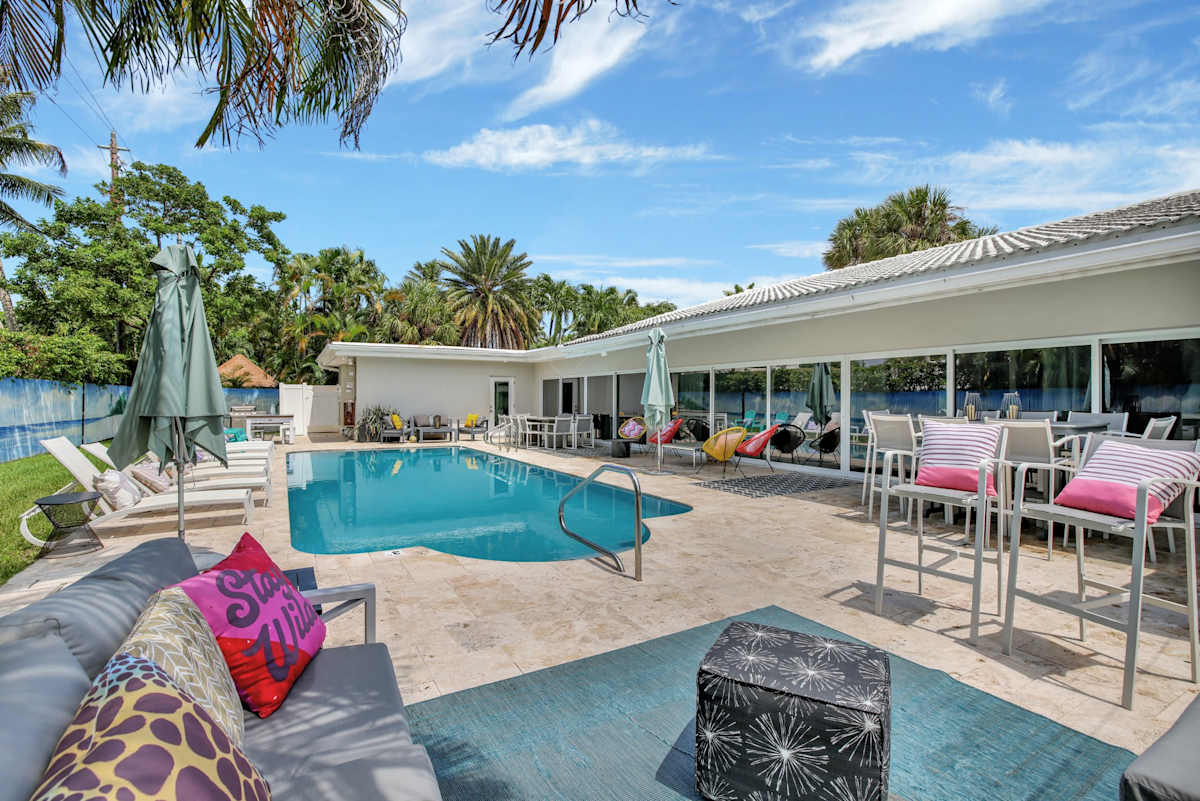 6 Bed Beach House, photograph 10