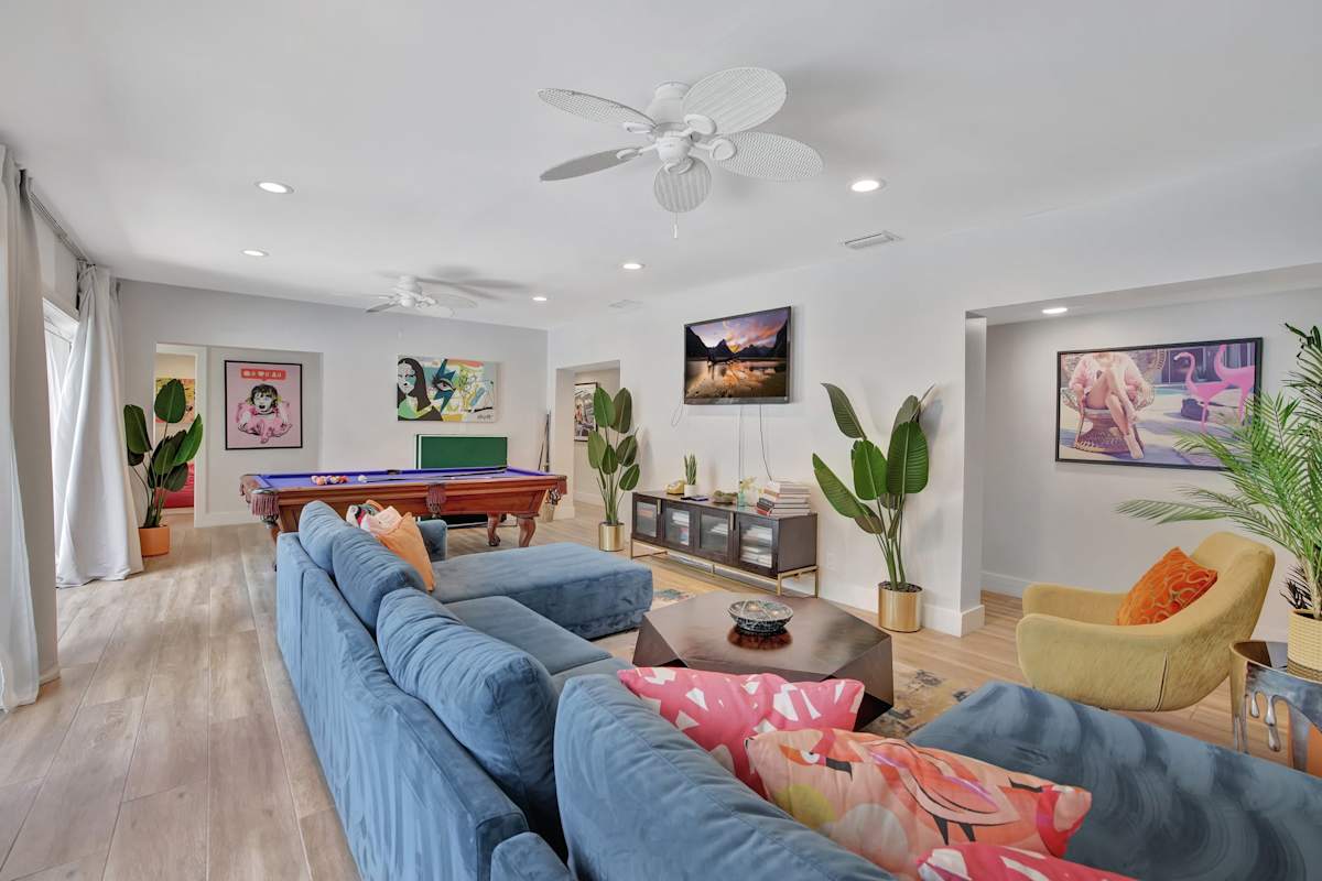 6 Bed Beach House, photograph 7