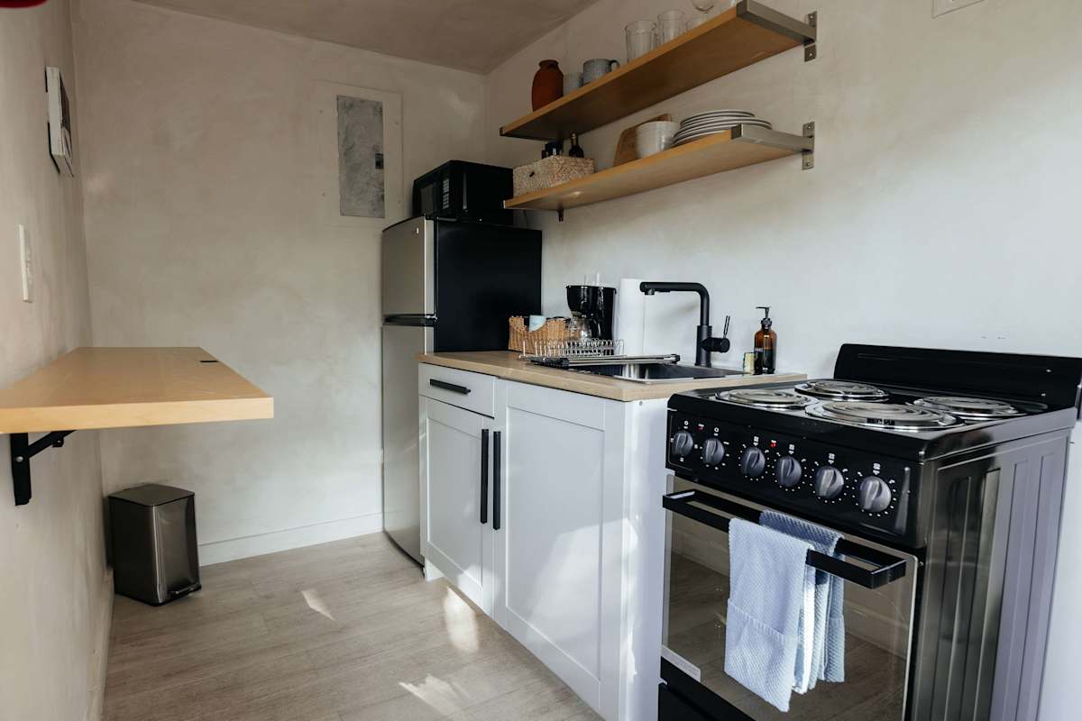 Sombra Cottage, photograph 6