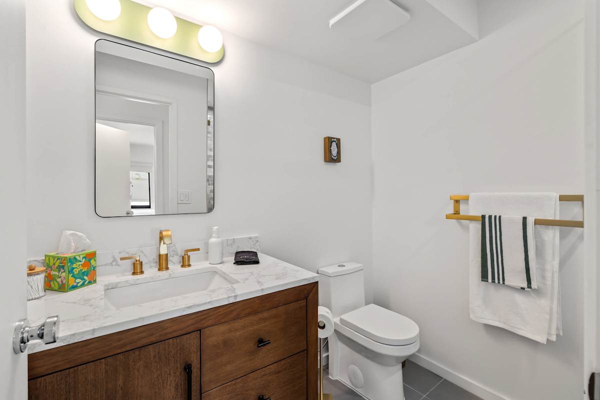 Mangrove Manor, photograph 9