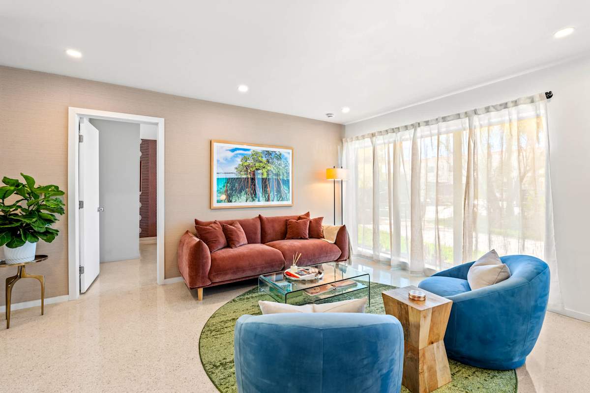 Mangrove Manor, photograph 7