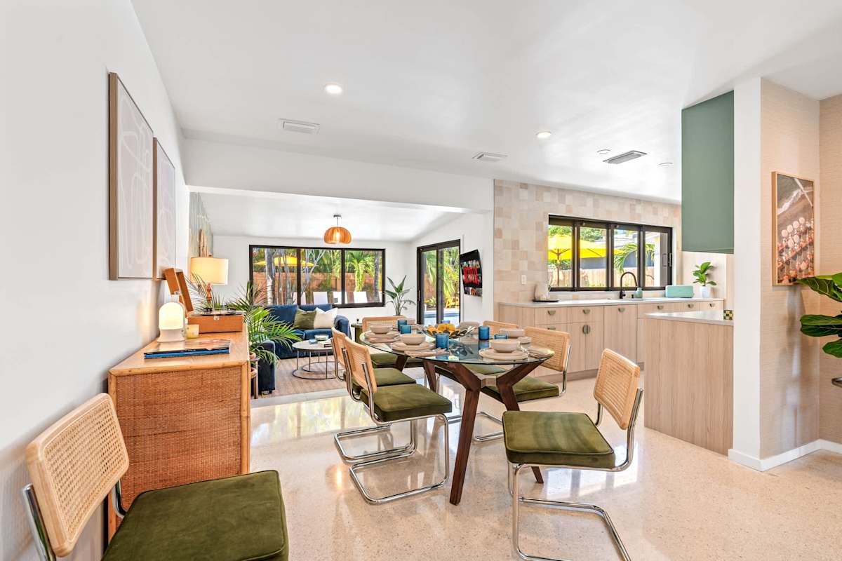 Mangrove Manor, photograph 6