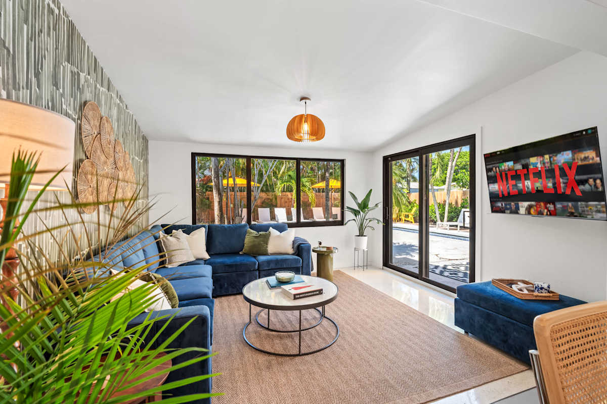 Mangrove Manor, photograph 3