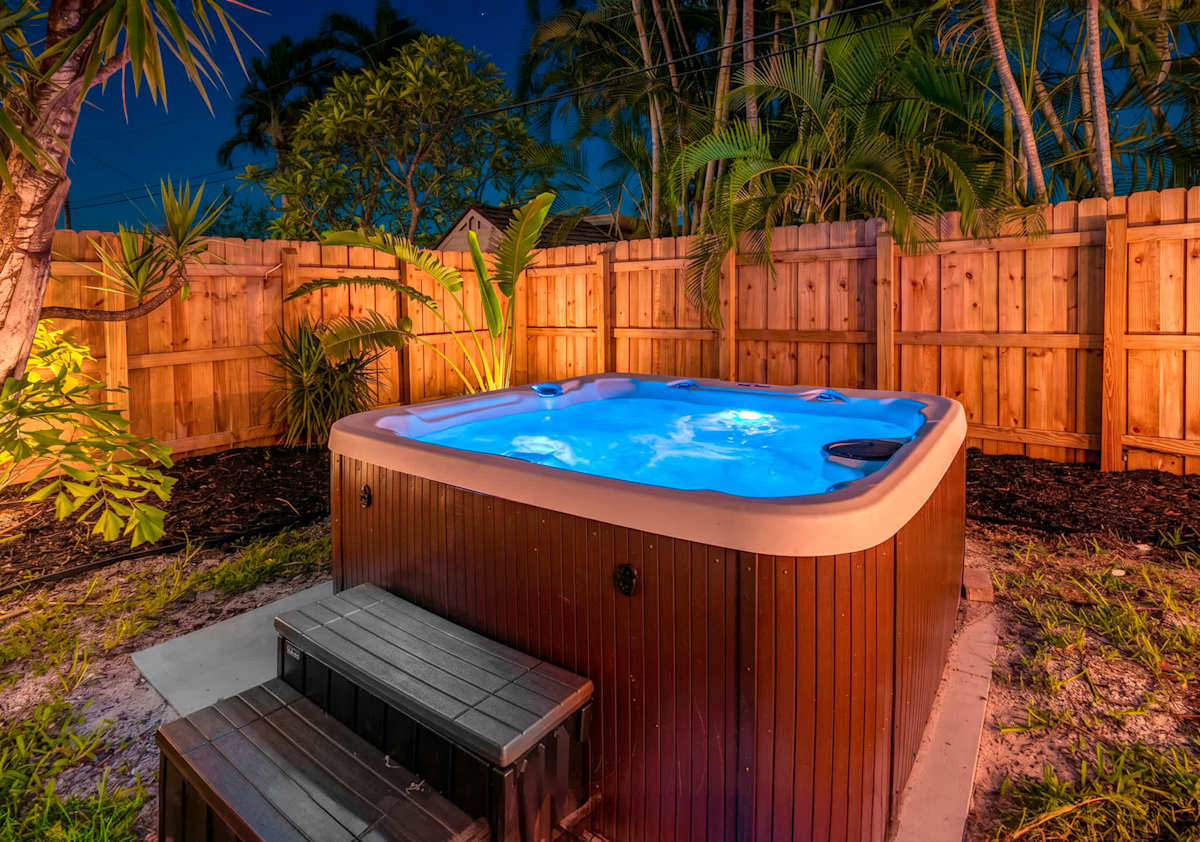 Mangrove Manor, photograph 2
