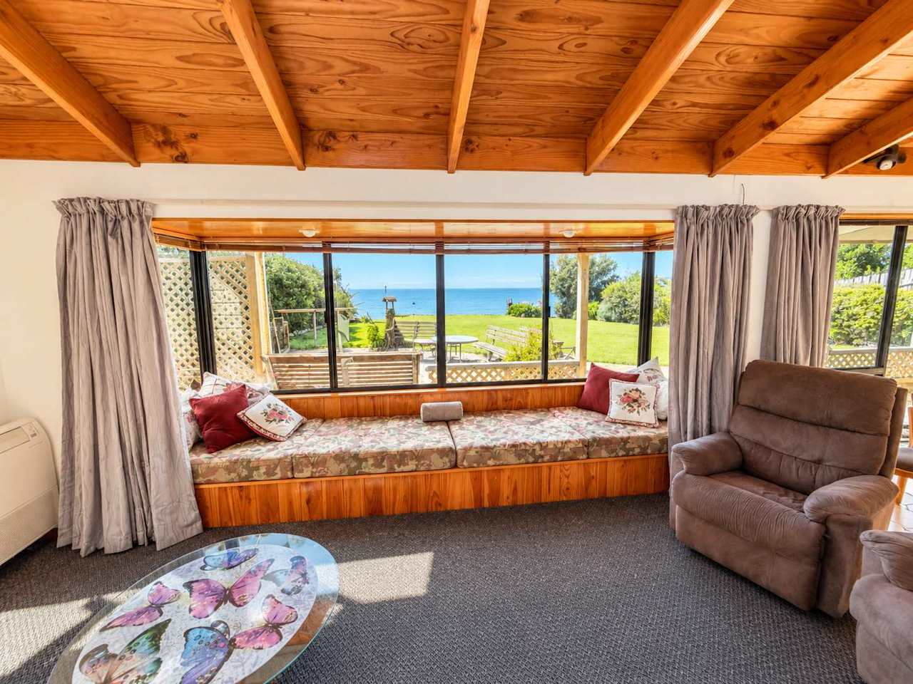 Pakawau Beach - Ratrace Retreat photo 7