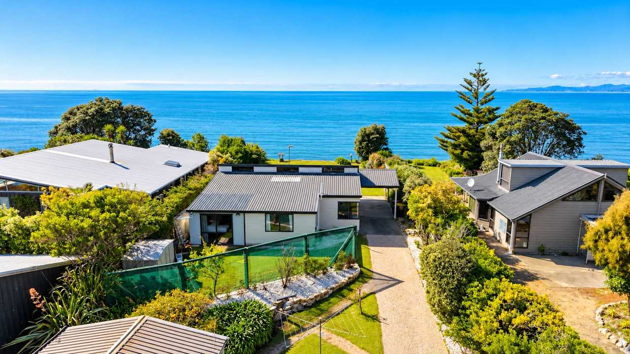 Pakawau Beach - Ratrace Retreat photo 16