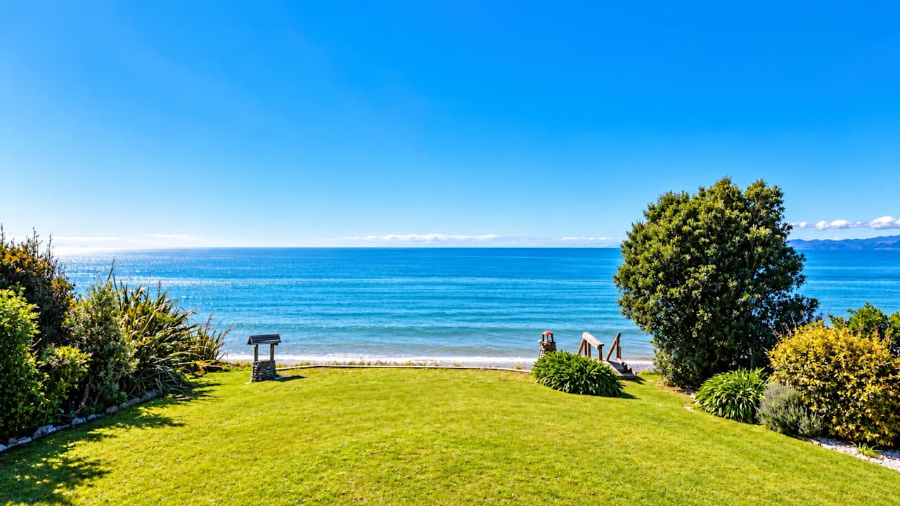 Pakawau Beach - Ratrace Retreat photo 1