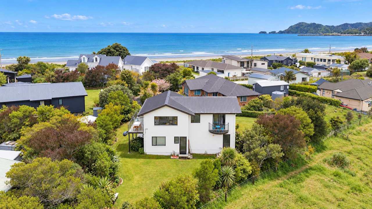 Pōhara Escape - Bright Interiors & Scenic Views — photo 1 of 19