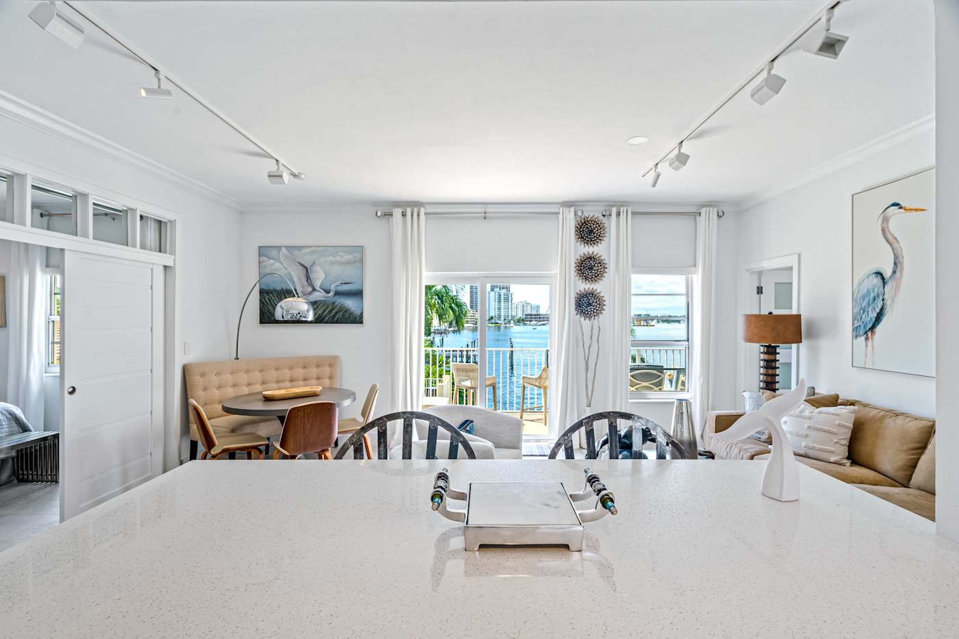 Ocean Block: It also has a spacious breakfast counter