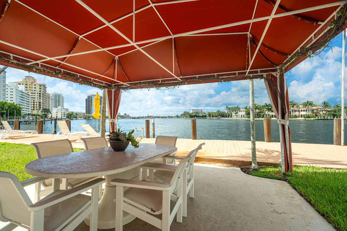Ocean Block: You'll have access to a community dock with great views of the Intracoastal