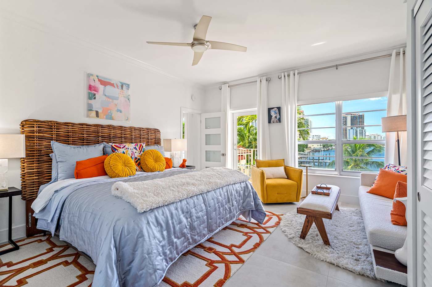 Ocean Block: Every room has a king-size bed