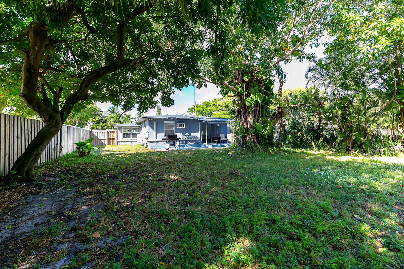Pompano Bungalow: Look at all that space!