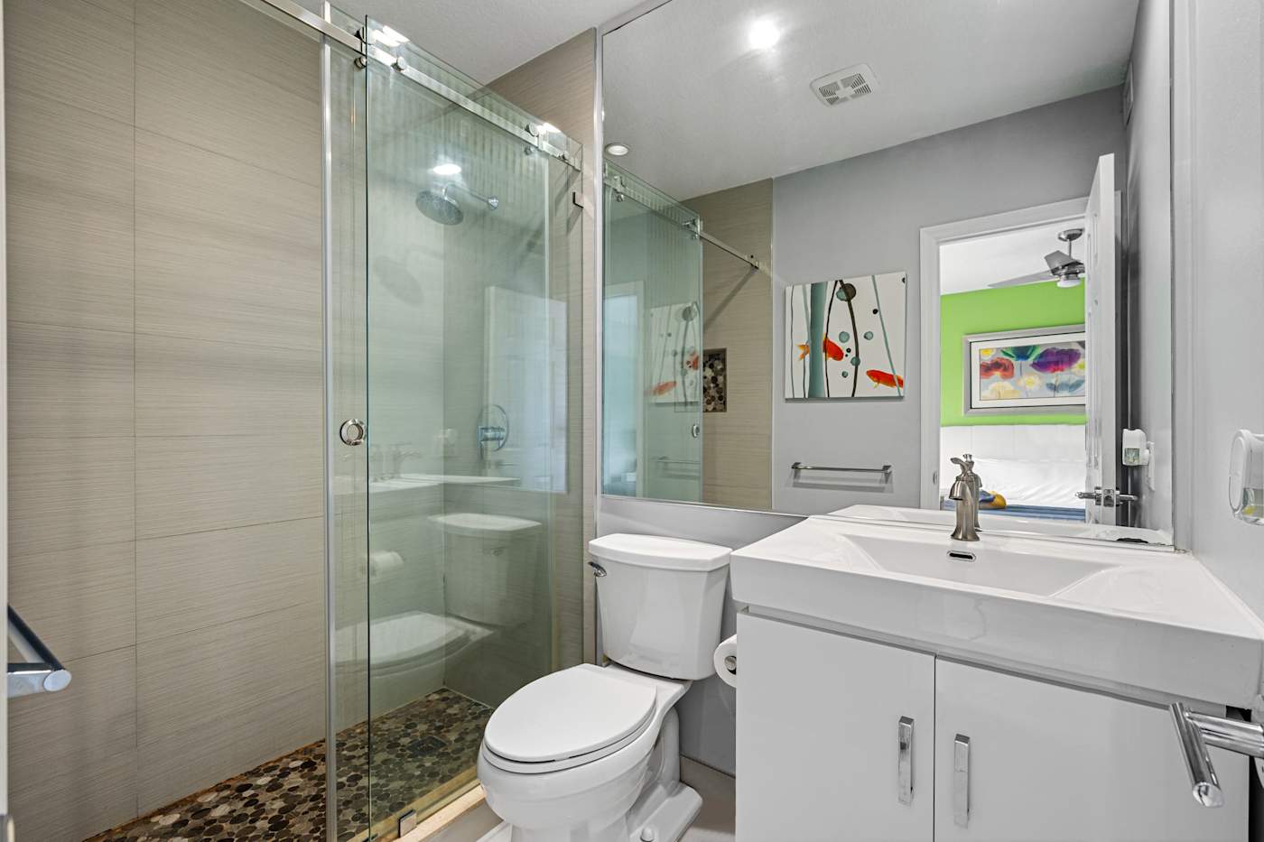 Pompano Condo: The primary ensuite bathroom
