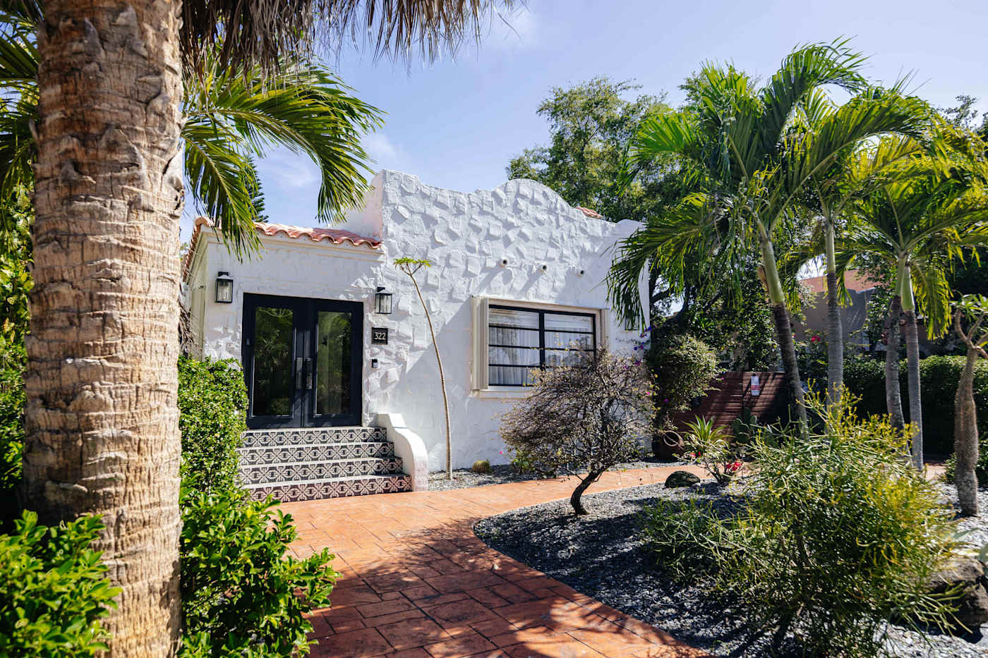 Sol y Sombra: Front entrance to our space