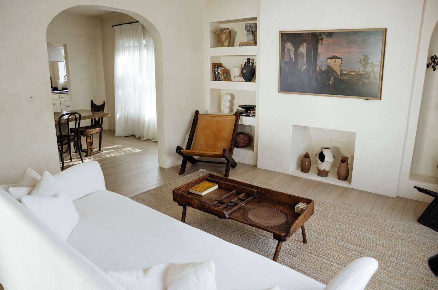 Sol y Sombra: Living room looking into the dining room with seating for 4