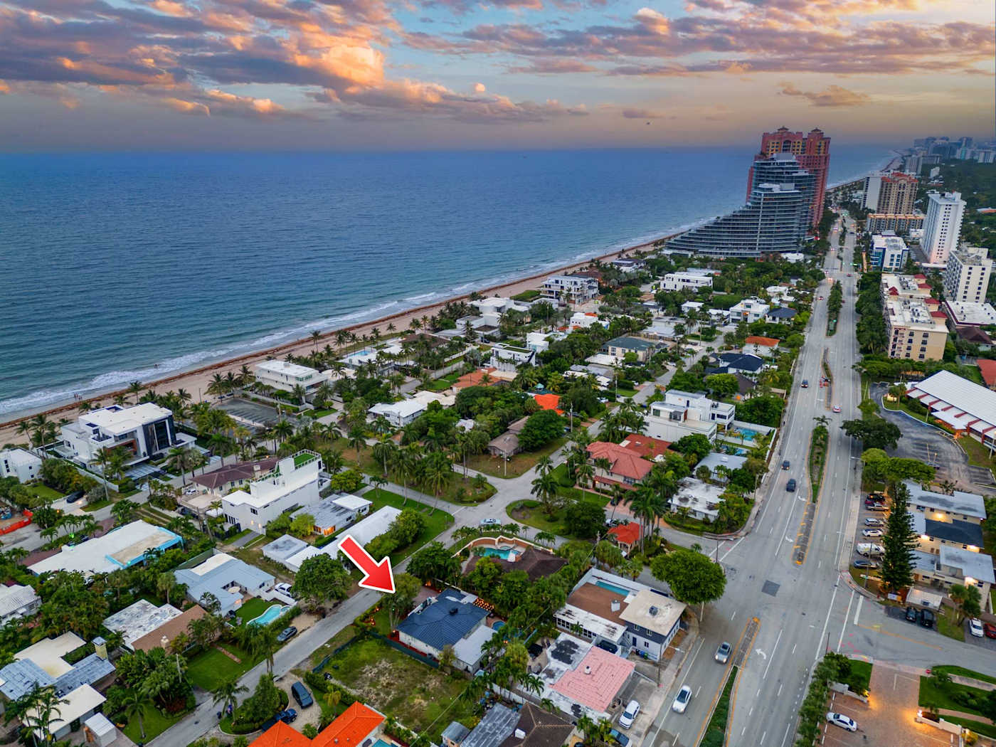 Beach Pop House: Aerial along the coastline from above the house