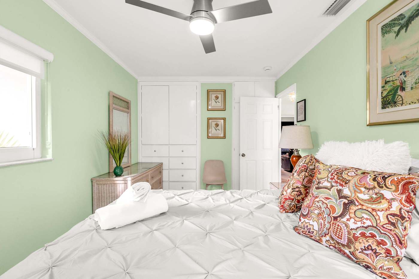 The Fairway: Bedroom with king bed, fitted wardrobes and a dressing area