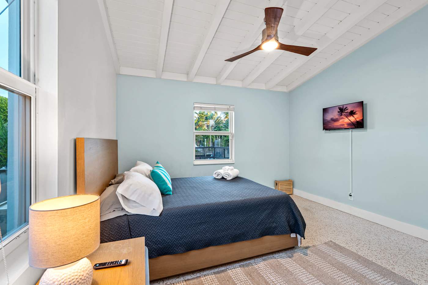 Canal House: Bedroom with double bed, smart TV and reading lamp