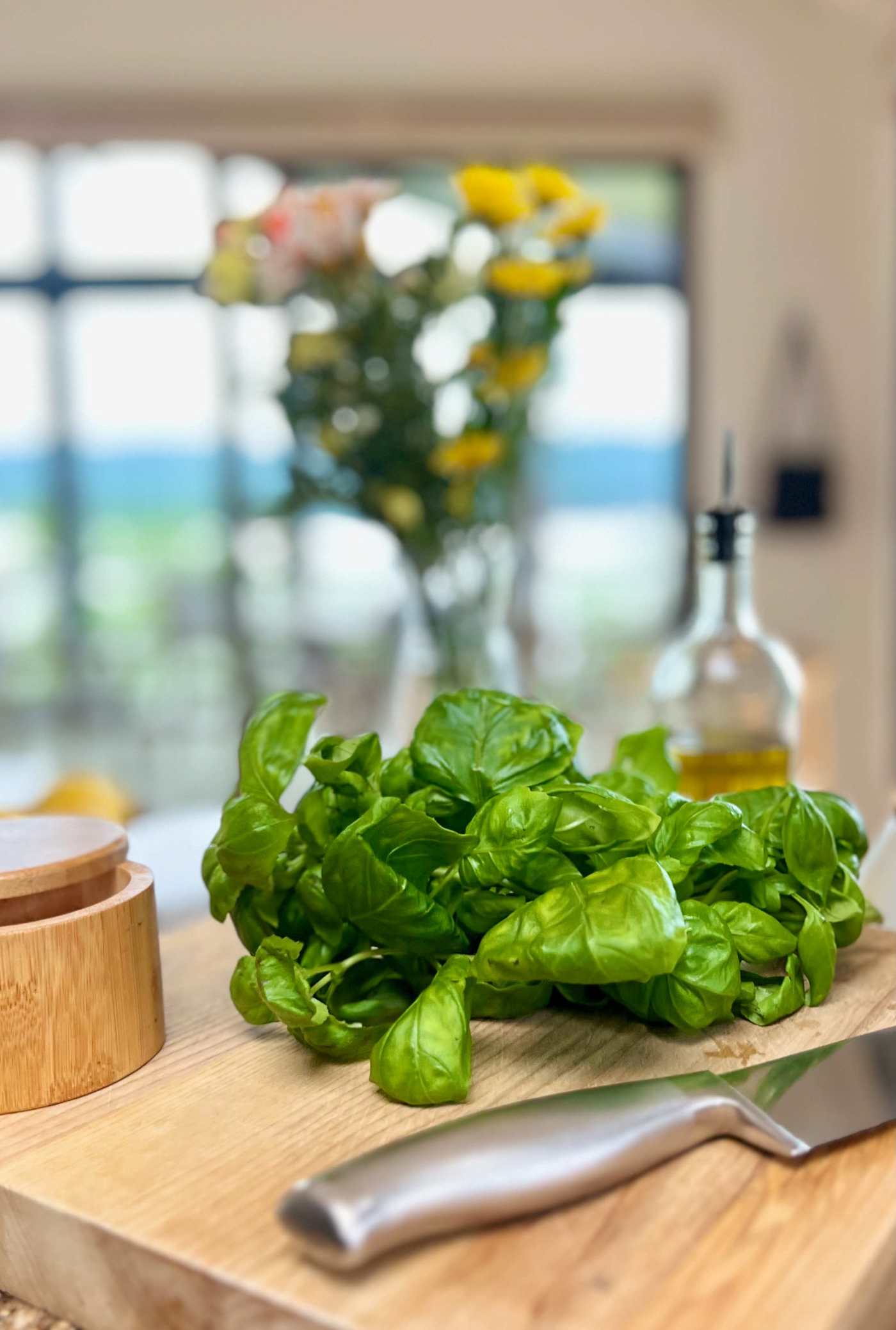 Hudson House: Fresh basil and olive oil on the kitchen counter