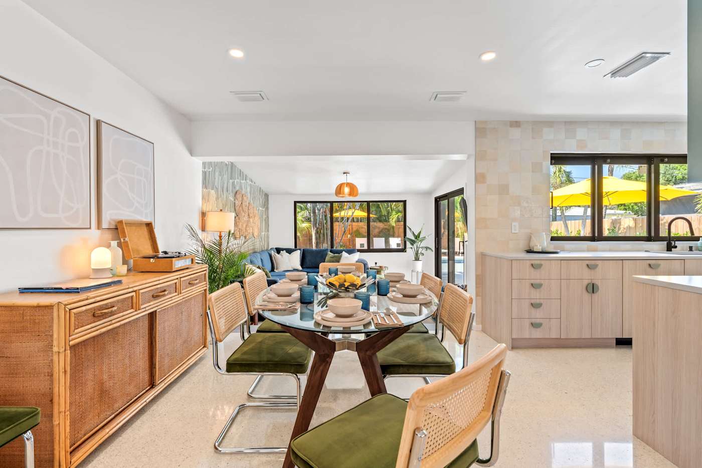Mangrove Manor: Dining table for six, set and open to the kitchen