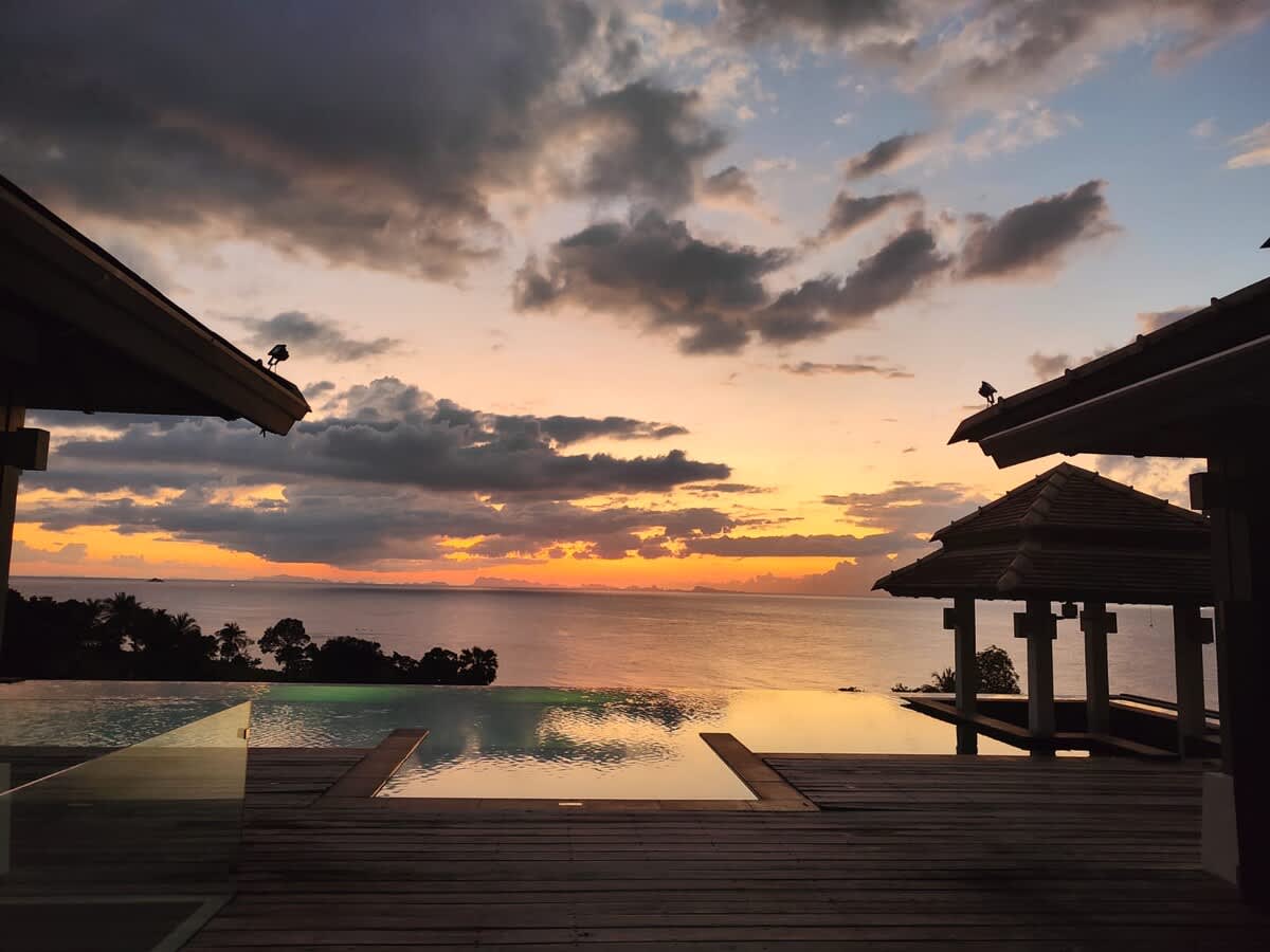 Luxury Villa Firesky beachfront and sunset
